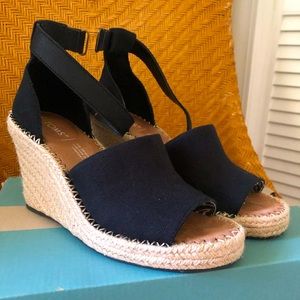Tom’s Marisol Black Wedges